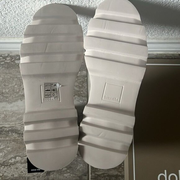 NEW Dolce Vita Hoven Stud H2O Waterproof Chelsea Boots, Ivory Leather Size 9.5 - Picture 12 of 13